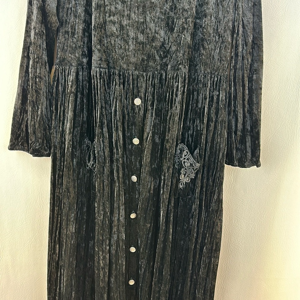 Crushed Velvet Lace Button Down
Maxi Dress - Picture 4 of 10